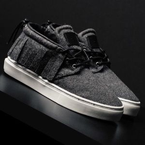 Clear Weather One-O-One Mid-Top Fashion Sneakers
